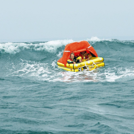 radeau de survie hauturier en mer
